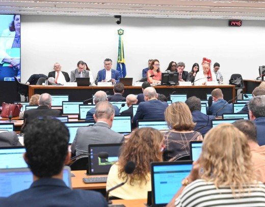 Apesar do avanço nas negociações, dois temas seguem travando o acordo político em torno da proposta -  (crédito:  Zeca Ribeiro/C&acirc;mara dos Deputados)