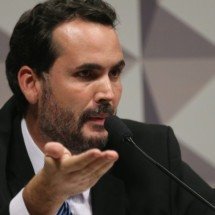 A complicação do governo para reduzir o preço da gasolina