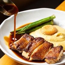 Rico em sabor e colágeno, demi-glace vale ouro na gastronomia  - Victor Schwaner/Divulgação