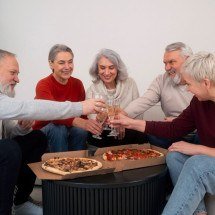 Vínculos sociais têm impacto direto na saúde física e mental: entenda - Freepik/Magnific