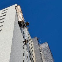 Cabo se rompe e deixa pintores "por um fio" em plataforma no 16º andar - CBMMG/Divulga&ccedil;&atilde;o