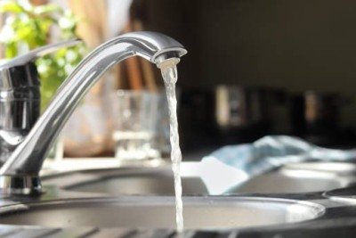 A &aacute;gua tratada pela Copasa chega &agrave;s torneiras das resid&ecirc;ncias, garantindo seguran&ccedil;a e potabilidade ap&oacute;s um complexo processo de purifica&ccedil;&atilde;o. -  (crédito: iStock)