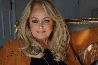 Nascida no Pa&iacute;s de Gales, recebeu honraria do Rei Charles III com o t&iacute;tulo de membro da Ordem do Imp&eacute;rio Brit&acirc;nico em 2023 -  (crédito: Reprodu&ccedil;&atilde;o/Bonnie Tyler News)