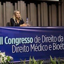 Advogada especialista alerta médicos para riscos na atuação - DINO