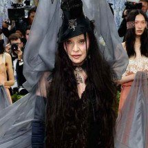Celebridades transformam Met Gala 2026 em uma verdadeira galeria de arte vi -  Jamie McCarthy/Divulgação