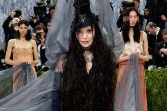Celebridades transformam Met Gala 2026 em uma verdadeira galeria de arte vi