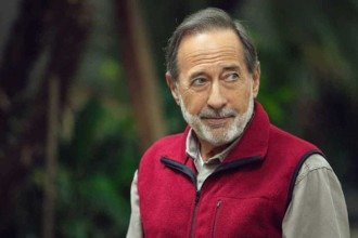 Ator Guillermo Francella recebe troféu pelo conjunto da carreira 