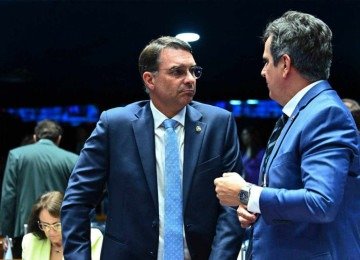 A dobradinha entre Flávio Bolsonaro e Ciro Nogueira dois dias antes da operação -  (crédito: Foto: Andressa Anholete/Agência Senado)