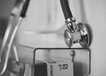 A prescrição desses dispositivos é classificada por entidades médicas como uma forma de doping, trazendo riscos graves e potencialmente letais, como infarto e trombose. 'Existem potenciais conflitos ao código de ética médica, uma vez que estamos vendo o médico induzindo o paciente a fazer o uso de uma prescrição da farmácia ao qual ele pertence', disse ao g1 Bruno Leandro de Souza, conselheiro do CFM. -  (crédito: Parentingupstream/Pixabay)