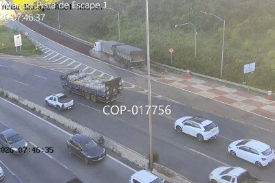 Caminhão utiliza área de escape do Anel Rodoviário; essa é a segunda vez em 2026. -  (crédito: BHTRans/Reprodução)