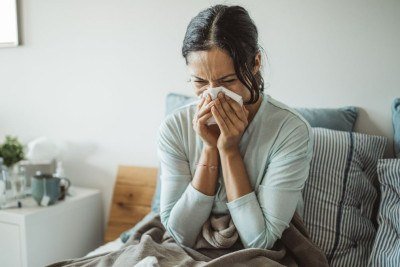 Para aliviar a congest&atilde;o nasal e outros sintomas gripais, o repouso e receitas caseiras s&atilde;o aliados na recupera&ccedil;&atilde;o. -  (crédito: svetikd de Getty Images Signature)