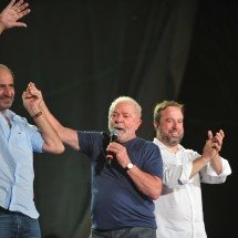 Lula e Kalil em novo namoro, mas distante do casamento - Alexandre Guzanshe/EM/D.A Press