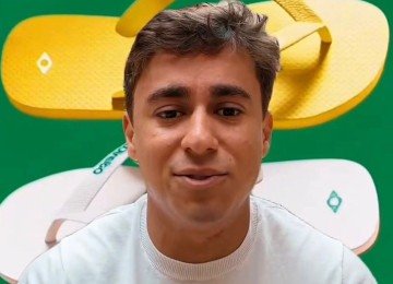 Deputado afirma que &eacute; embaixador da nova marca de chinelos "P&eacute; Direito"
 -  (crédito: Reprodu&ccedil;&atilde;o redes sociais)