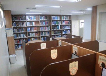 Biblioteca e sala de aula da nova faculdade, que será inaugurada hoje e contará com sedes nas avenidas dos Andradas e do Contorno

 -  (crédito: Fotos: Alexandre Guzanshe/EM/D.A Press)