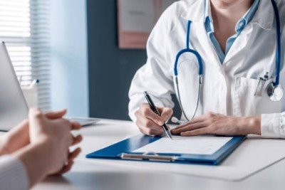 Documentar consultas m&eacute;dicas e tratamentos &eacute; essencial para a dedu&ccedil;&atilde;o correta das despesas de sa&uacute;de no Imposto de Renda. -  (crédito: iStock)