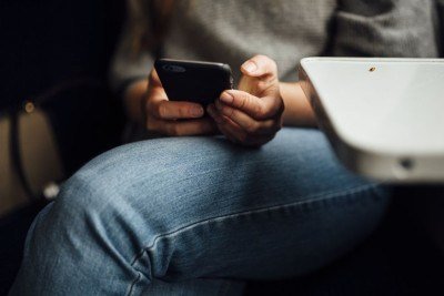 O celular exige aten&ccedil;&atilde;o constante para evitar golpes e proteger seus dados -  (crédito: Freepik)