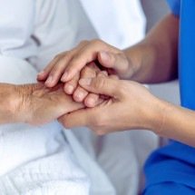Enfermagem: cuidar de quem cuida fortalece a saúde - DINO