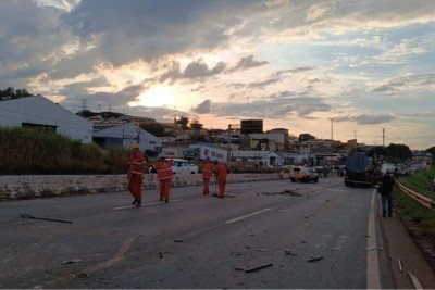 Acidente na tarde desta terça-feira (12/5) causou transtorno em que se movimentava pelo Anel Rodoviário nesta tarde  -  (crédito: Larissa Leone/EM/D.A Press )