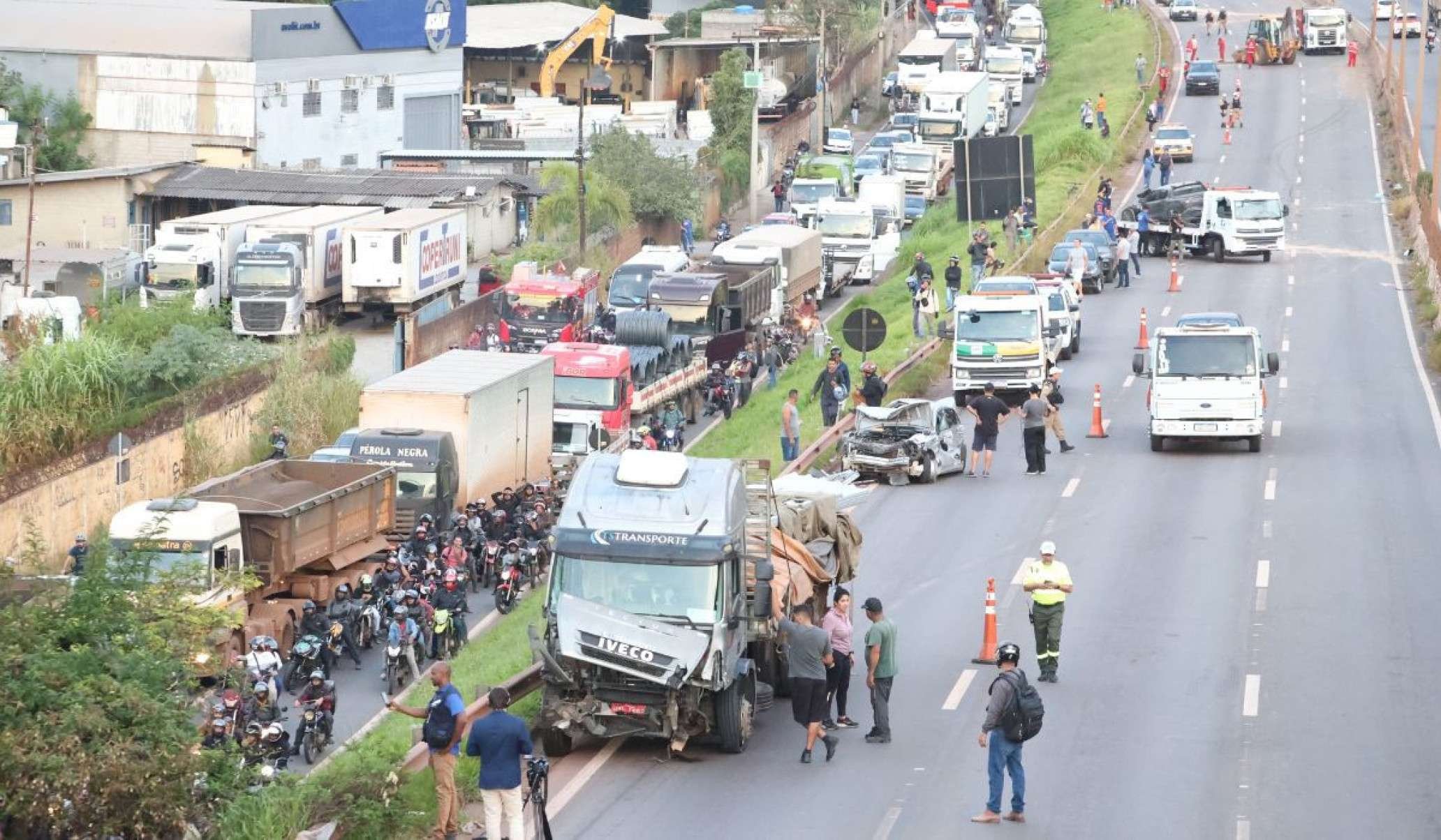 O acidente causou filas de congestionamento 