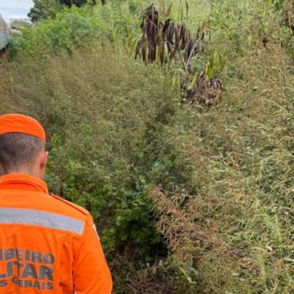 MG: homem morre atropelado por trem ao tentar atravessar linha férrea
