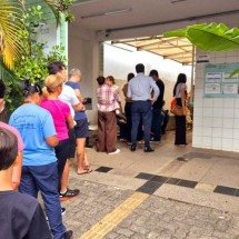 BH: primeiro dia de vacinação ampliada contra a gripe lota postos de saúde - Jair Amaral/EM