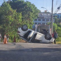 BH: batida seguida de capotamento deixa 3 pessoas feridas nesta quarta (13)