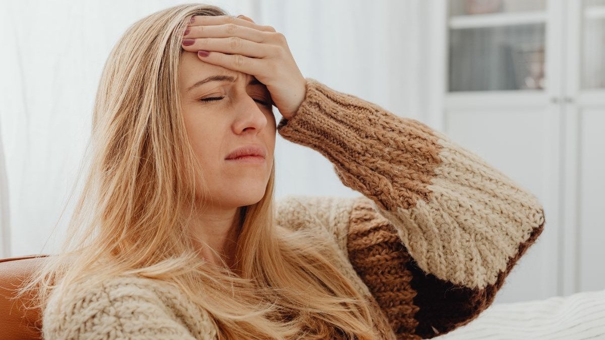 A dor de cabe&ccedil;a &eacute; um inc&ocirc;modo frequente para muitos durante as mudan&ccedil;as bruscas de temperatura e frentes frias. -  (crédito: Karola G de Pexels)