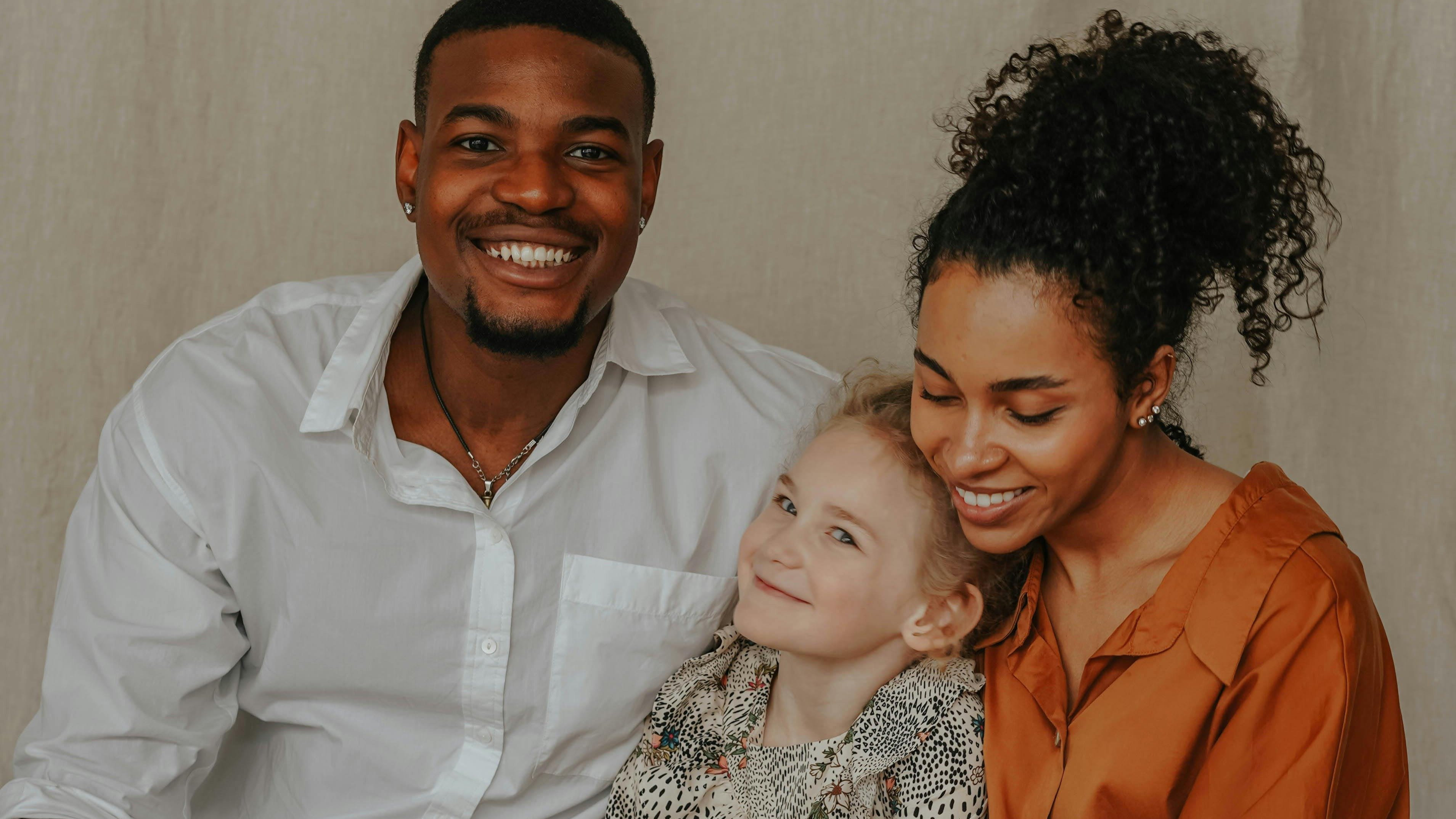O processo de ado&ccedil;&atilde;o permite a forma&ccedil;&atilde;o de fam&iacute;lias, unindo adultos e crian&ccedil;as em um la&ccedil;o de amor e bem-estar. -  (crédito: Pexels)