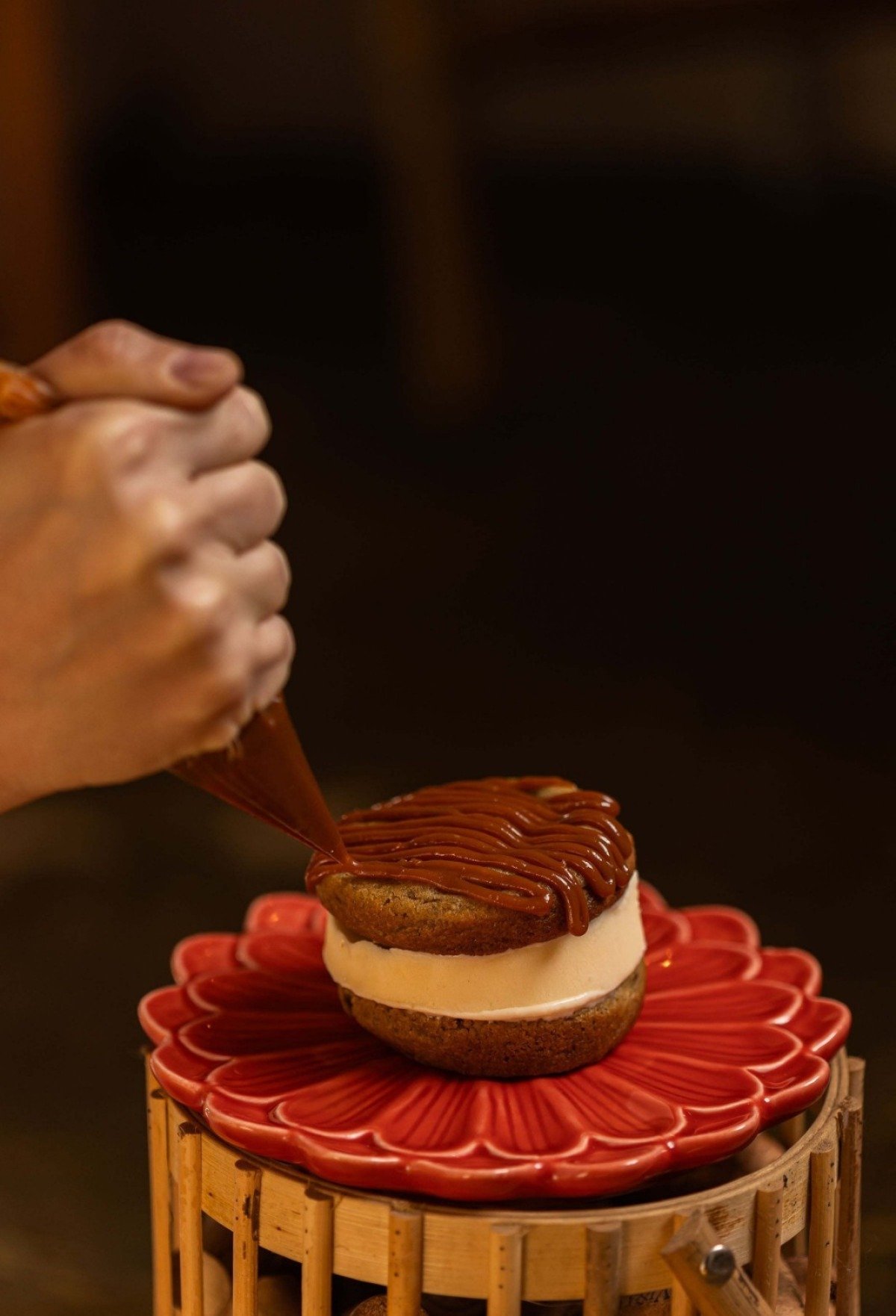 O sandu&iacute;che de cookies com sorvete de cumaru, doce de leite e flor de sal relembra o in&iacute;cio do neg&oacute;cio  