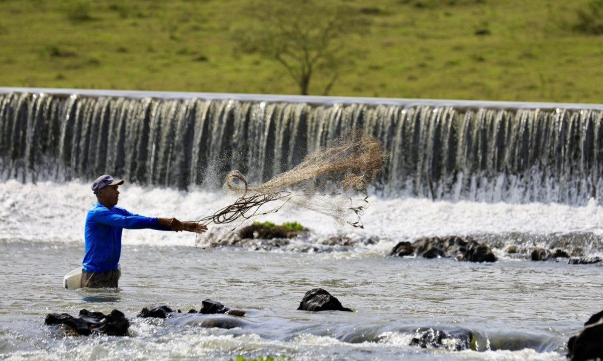 Pescadores aparecem em grandes quantidades entre Concei&ccedil;&atilde;o do Par&aacute; e Pitangui, sendo um alvo espec&iacute;fico das a&ccedil;&otilde;es de sensibiliza&ccedil;&atilde;o da expedi&ccedil;&atilde;o no local