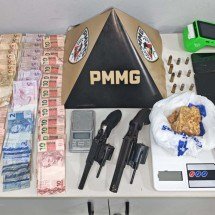 MG: três adolescentes são apreendidos com drogas e armas do "Tchola" - PMMG/Reprodução