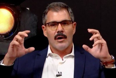 Ator Juliano Cazarré voltou a defender curso de masculinidade durante debate -  (crédito: GloboNews / reprodução)
