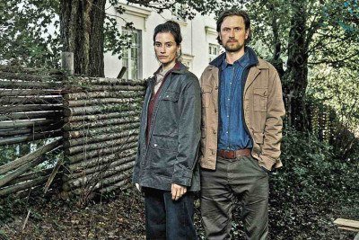 Naia Thulin (Danica Curcic) e Mark Hess (Mikkel Boe Folsgaard) são a dupla de investigadores na segunda temporada da série, disponível na Netflix -  (crédito: NETFLIX/DIVULGAÇÃO)