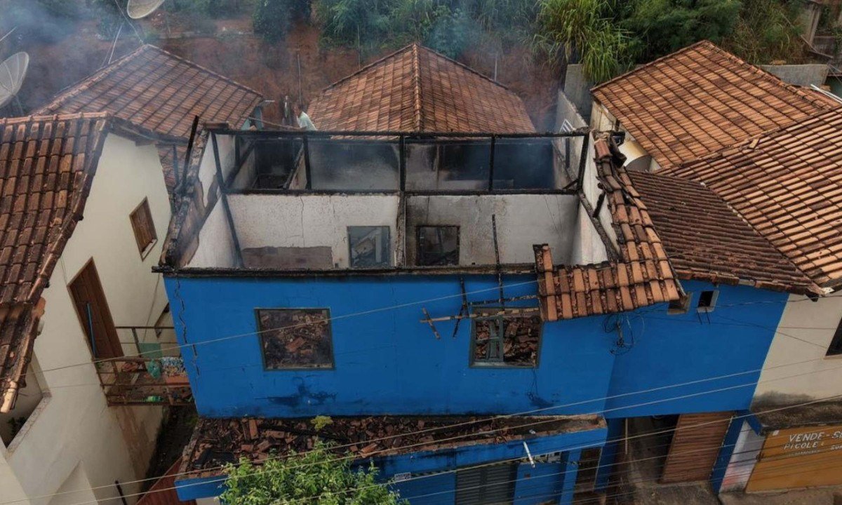 Corpo de Bombeiros combateu inc&ecirc;ndio no local na manh&atilde; desta sexta-feira (15/5)
