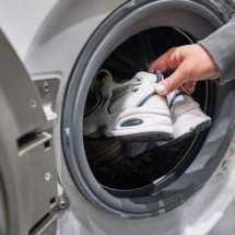 Pode limpar tênis na máquina de lavar? Veja quais modelos podem ser lavados sem risco de danos - Portal Giro 10