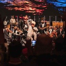 Carlinhos Brown e Orquestra Ouro Preto se apresentam na Praça da Liberdade - Rapha Garcia/Divulgação