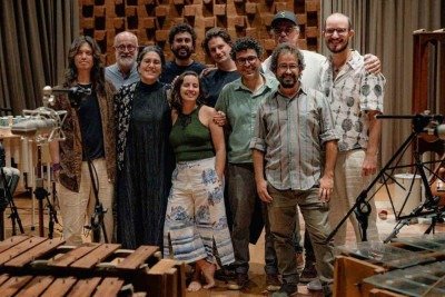 Cada uma das seis faixas do álbum gravado pelo conjunto de músicos será acompanhada por um vídeo dirigido por Lucca Mezzacappa -  (crédito: Iris Zanetti/Divulgação)