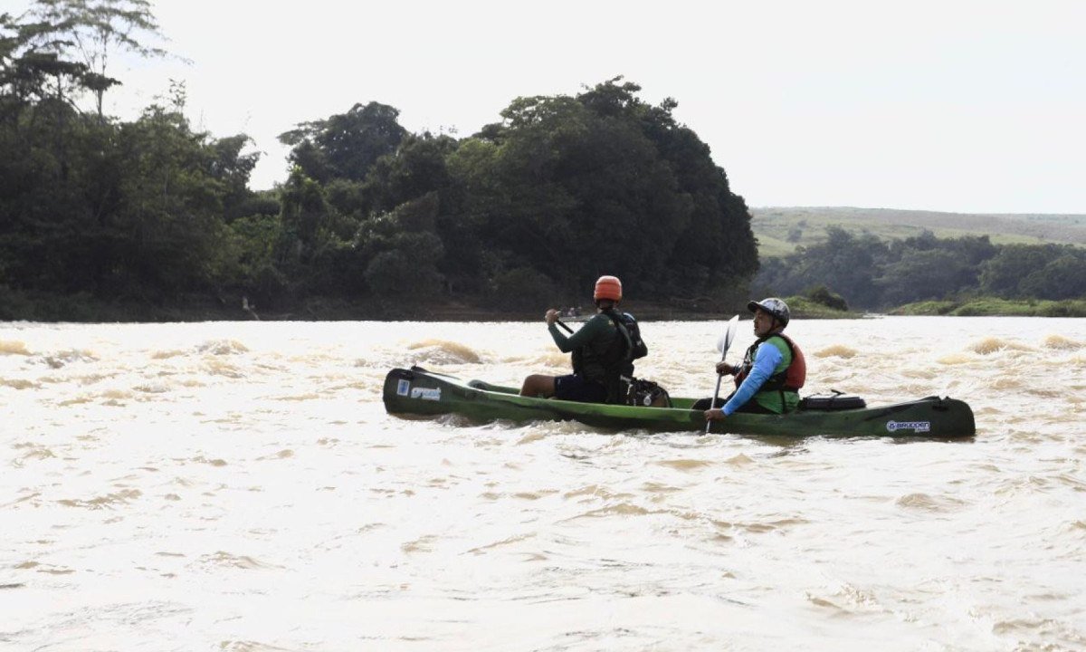 Os cano&iacute;stas desafiaram as corredeiras da foz do Rio Par&aacute; no Rio S&atilde;o Francisco, em Pomp&eacute;u, pela Expedi&ccedil;&atilde;o Rio Par&aacute; Vivo 2026