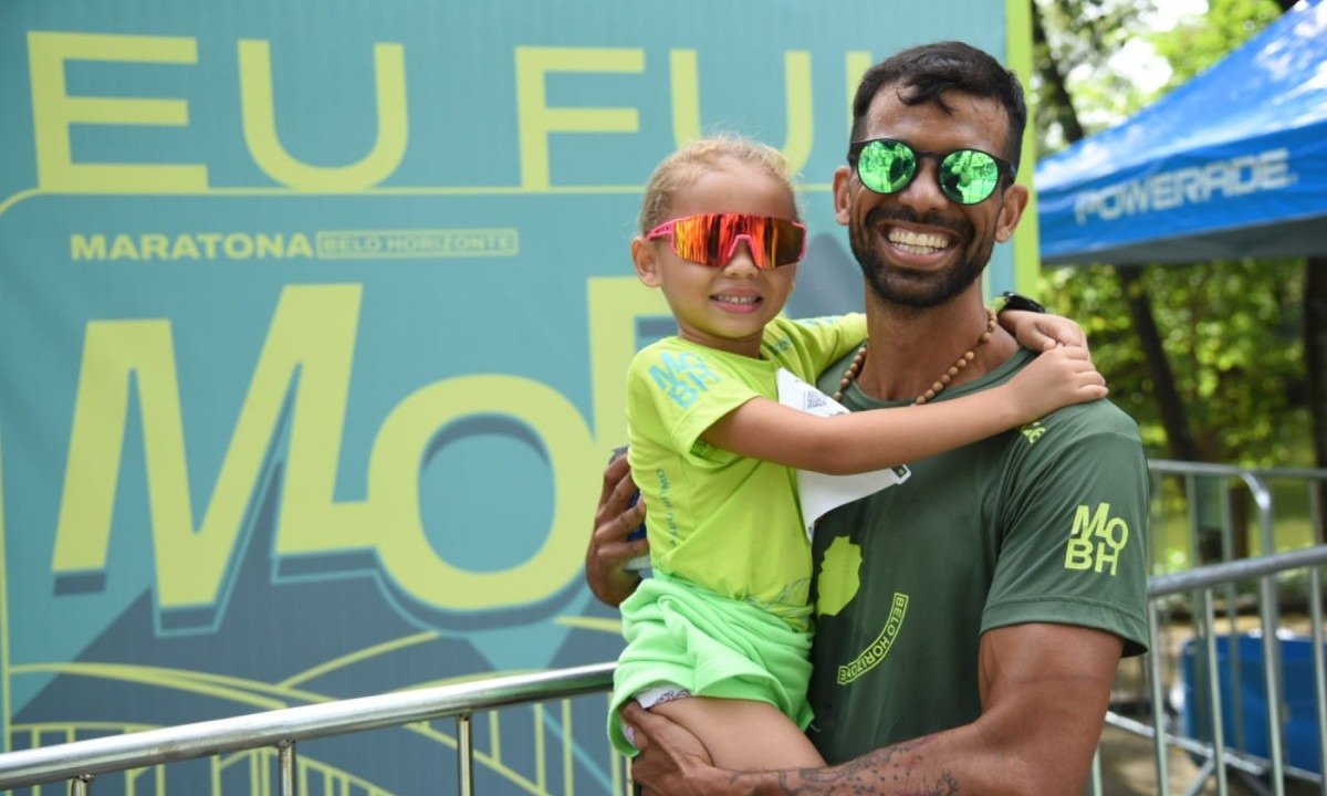 Vencedor da prova noturna de 5 quil&ocirc;metros na categoria masculina, Paulo Henrique da Silva levou a filha Yasmin Manuele, de 4 anos, para participar da Corrida Kids