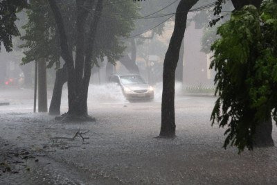 Cidadãos de Belo Horizonte podem se cadastrar gratuitamente para receber alertas meteorológicos e de risco geológico -  (crédito: Marcos Vieira/EM/D.A.Press)