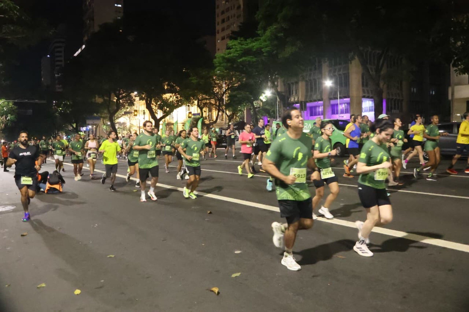 Central Night Run leva participantes a um percurso de 5 km pelo centro da capital, passando pela Praça da Liberdade e pelo Viaduto Santa Tereza
