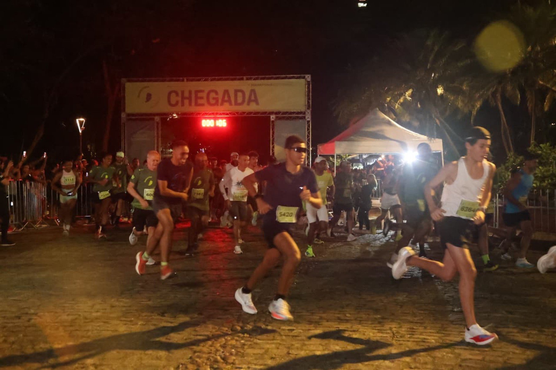 Maratona de BH come&ccedil;a com 4.000 atletas disputando corrida de 5 km
