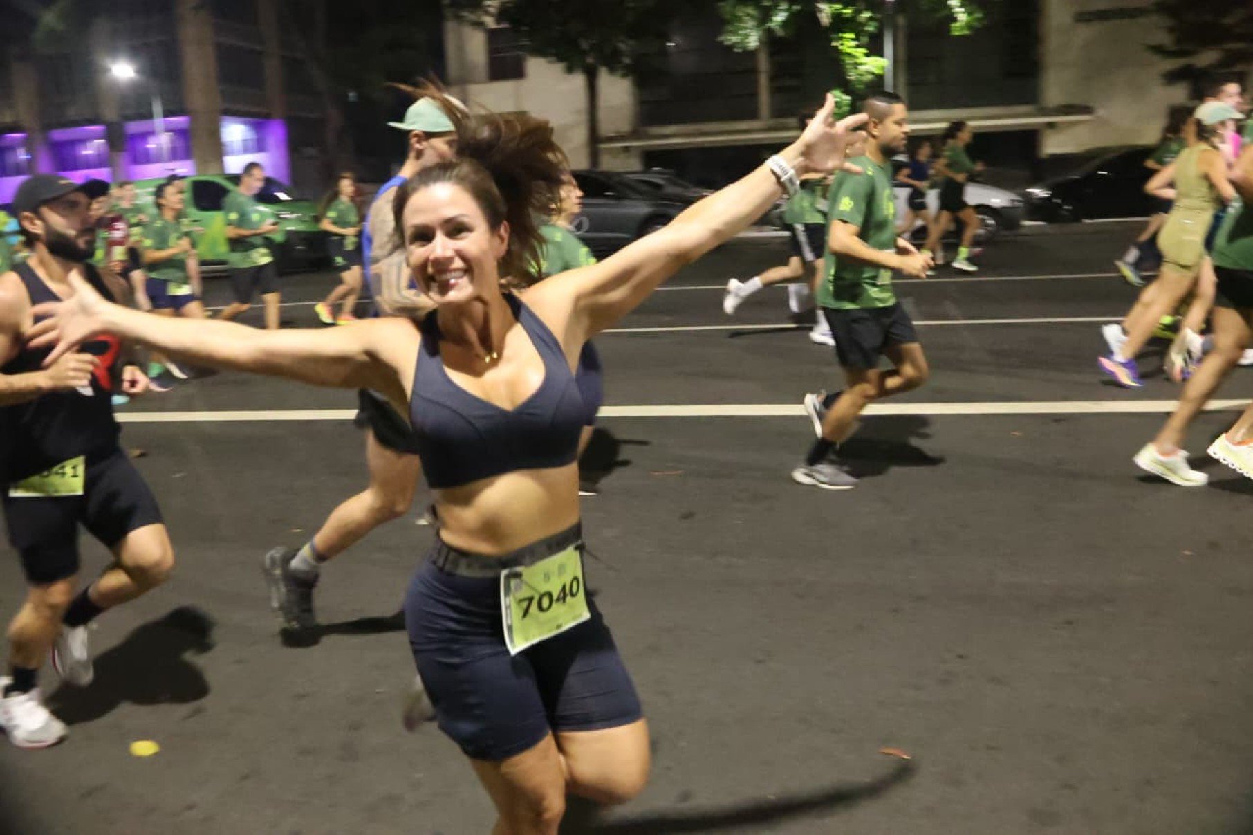 Maratona de BH começa com 4.000 atletas disputando corrida de 5 km
