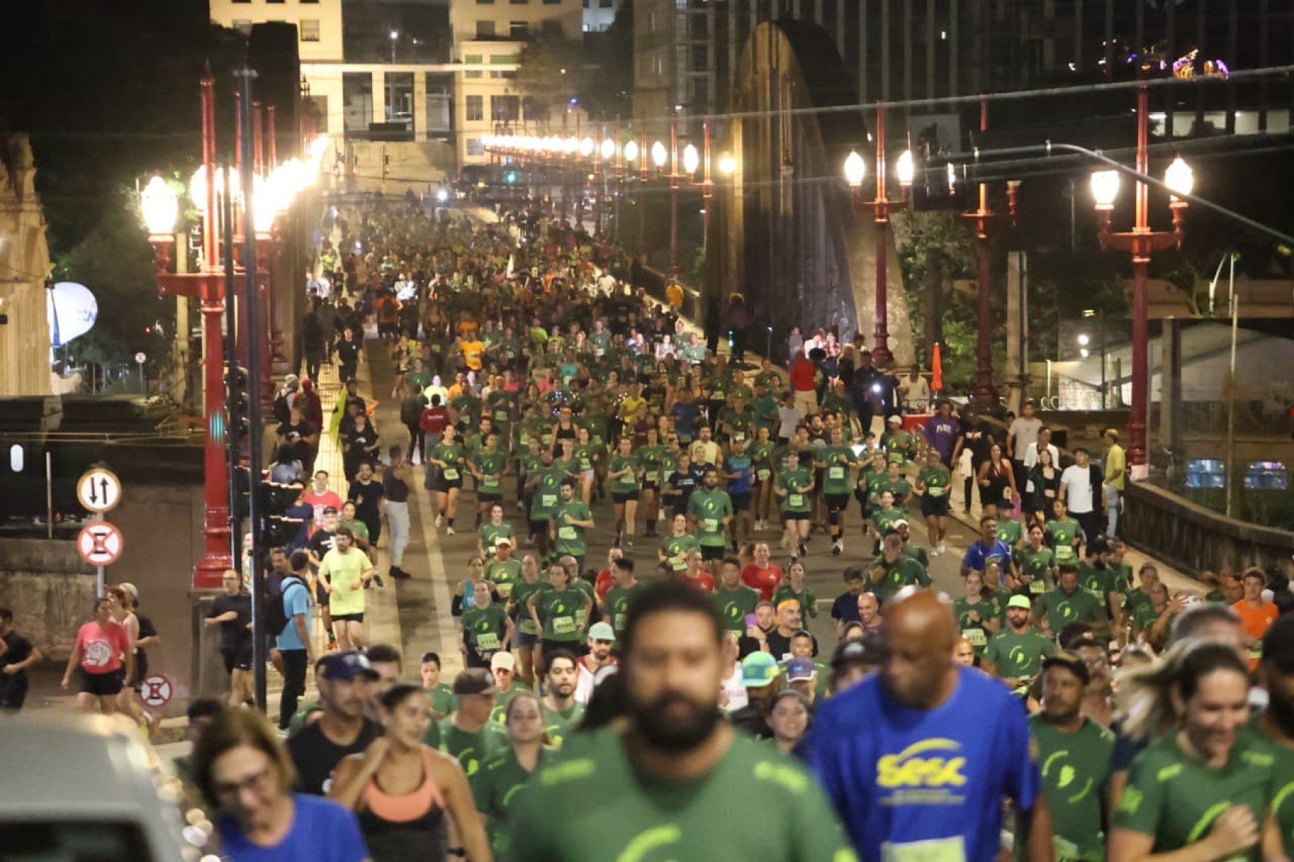 Os participantes sa&iacute;ram do interior do Parque Municipal Am&eacute;rico Renn&eacute; Giannetti e entraram na Av. Afonso Pena para completar um percurso de 5 km de extens&atilde;o, que passou pela Pra&ccedil;a da Liberdade e pelo Viaduto Santa Tereza