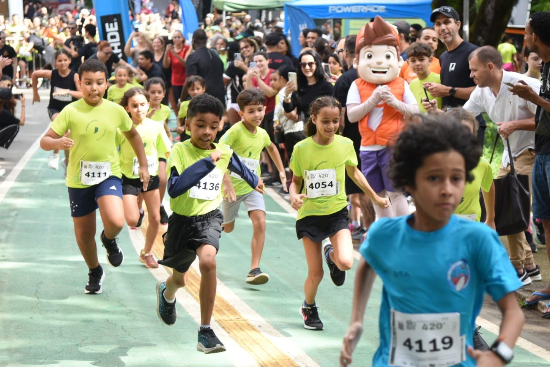 Os pequenos participaram neste sábado (16/5) da programação voltada para aproximar famílias, atletas e novas gerações do universo da corrida