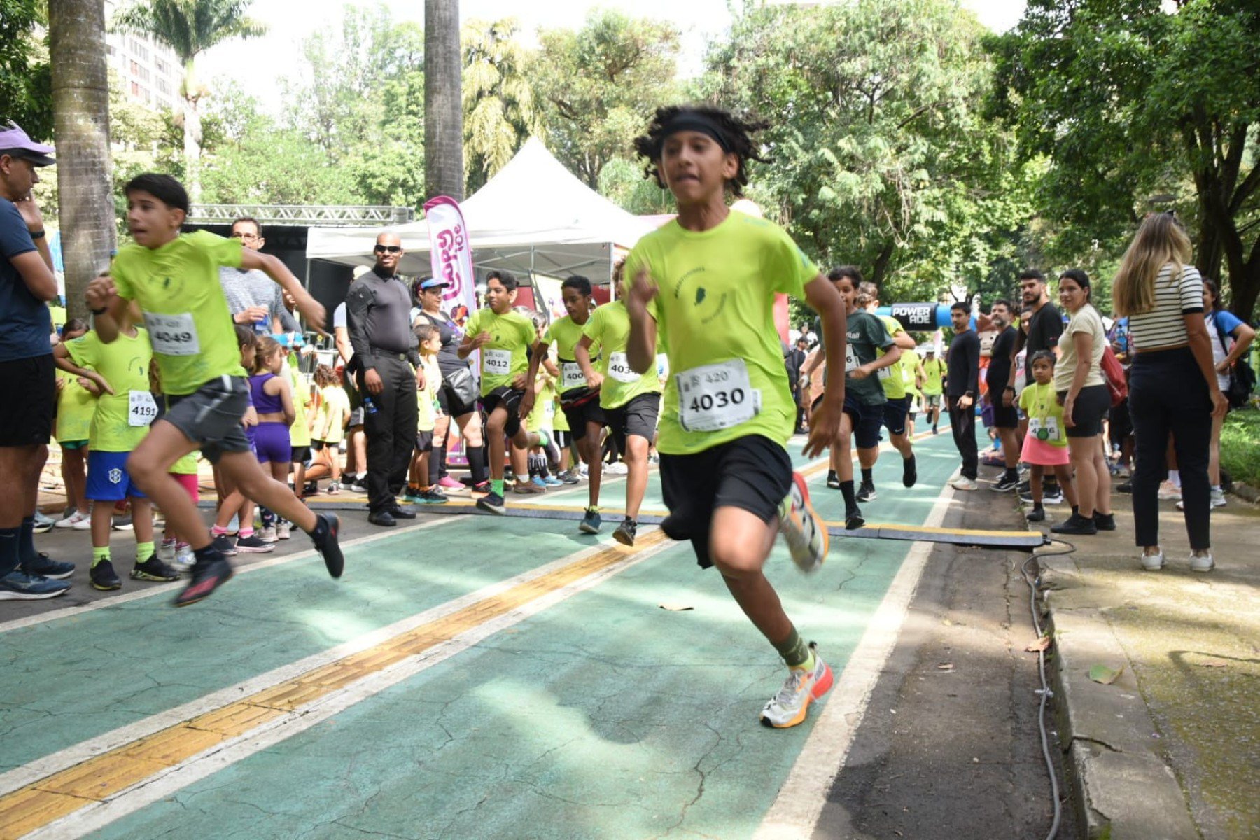 O segundo dia da Maratona de Belo Horizonte foi dedicado aos pequenos com a Corrida Kids dentro do Parque Municipal