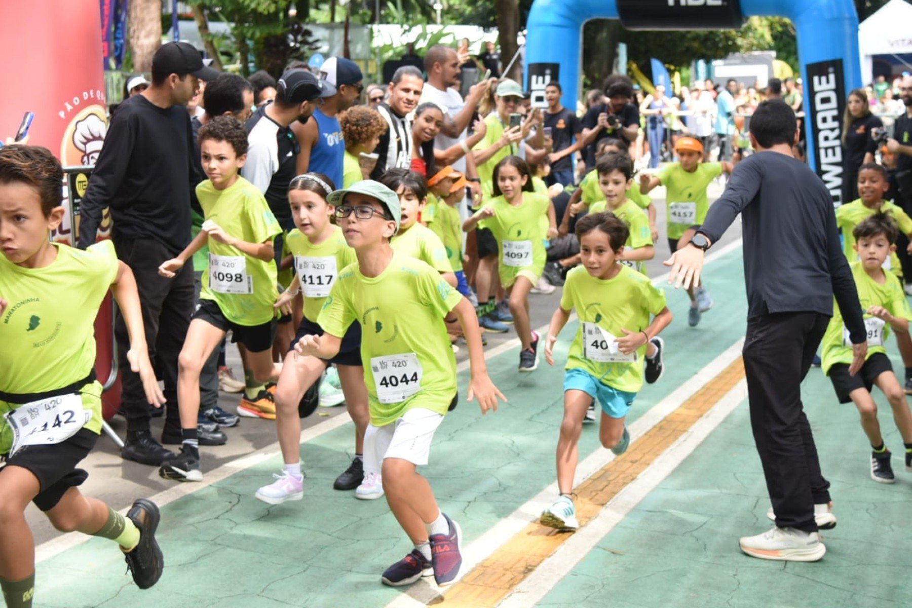 Corrida Kids reuniu crian&ccedil;as de 4 a 13 anos em percursos de at&eacute; 420 metros no Parque Municipal