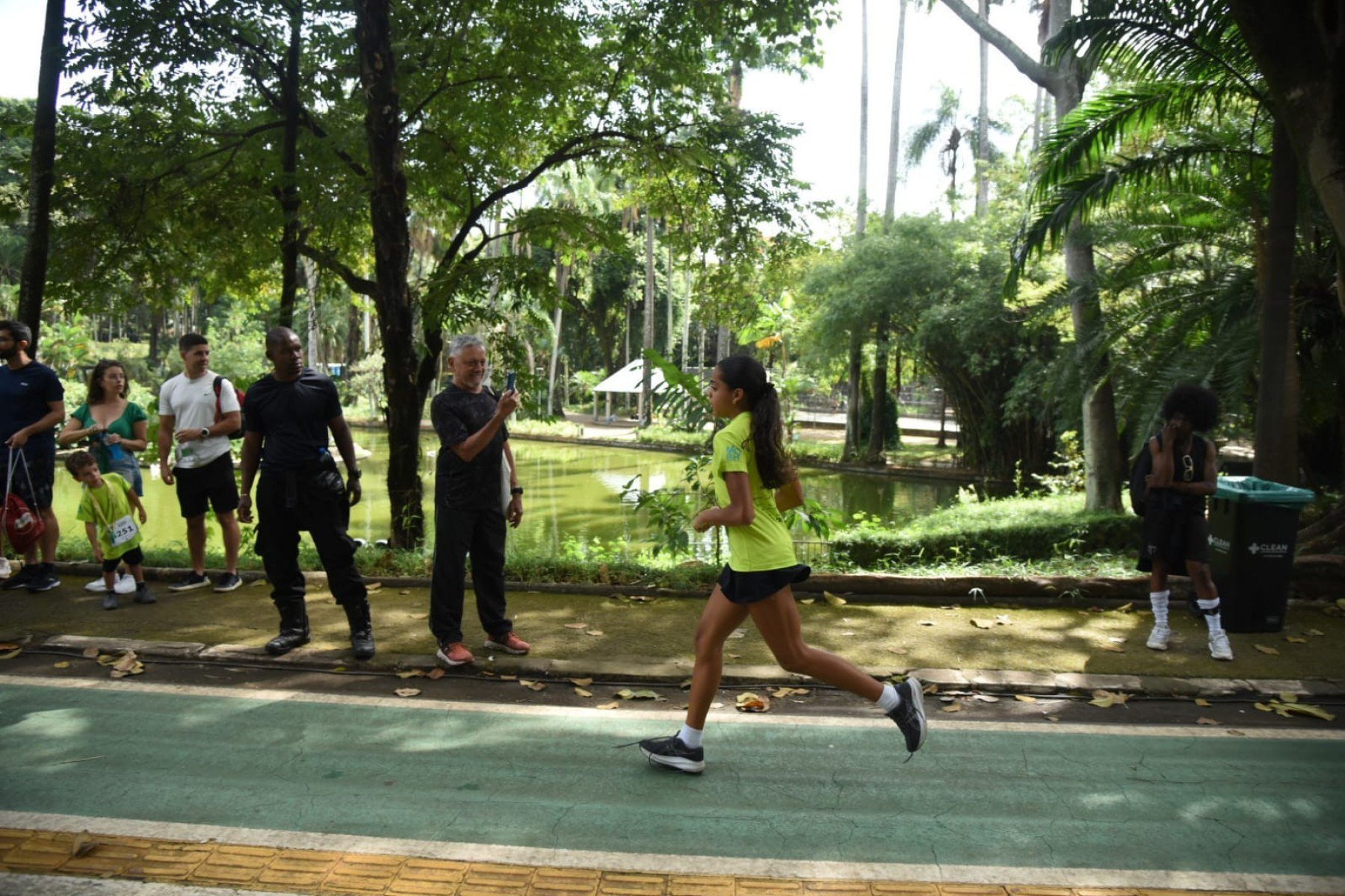 Os pequenos participaram de percursos de at&eacute; 420 metros, em uma programa&ccedil;&atilde;o voltada para aproximar fam&iacute;lias, atletas e novas gera&ccedil;&otilde;es do universo da corrida