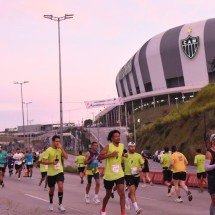 Veja fotos da 1ª Maratona de BH neste domingo (17) - Gladyston Rodrigues/EM/D.A.Press
