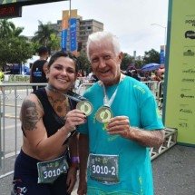 Pai e filha dividem percurso na primeira Maratona de BH - Larissa Leone/EM/D.A.Press